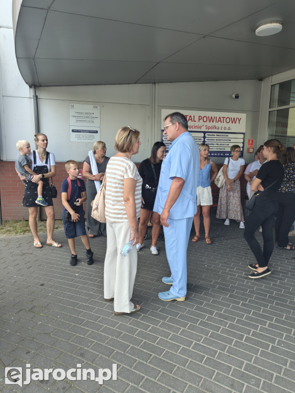Drugi protest przed szpitalem i kolejne dyskusje  w obronie porodówki