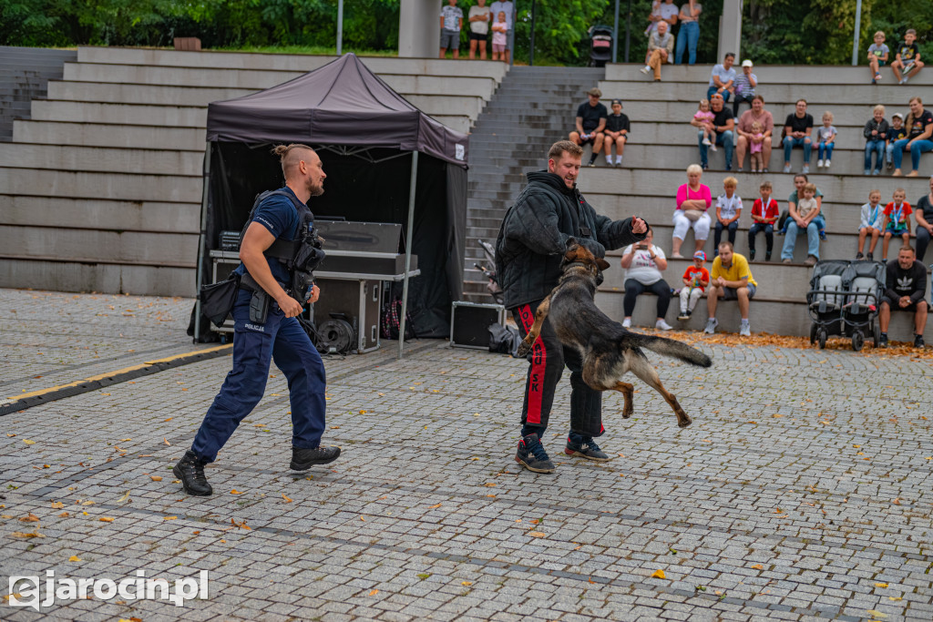 Mundurowi bawili i uczyli dzieci w Żerkowie