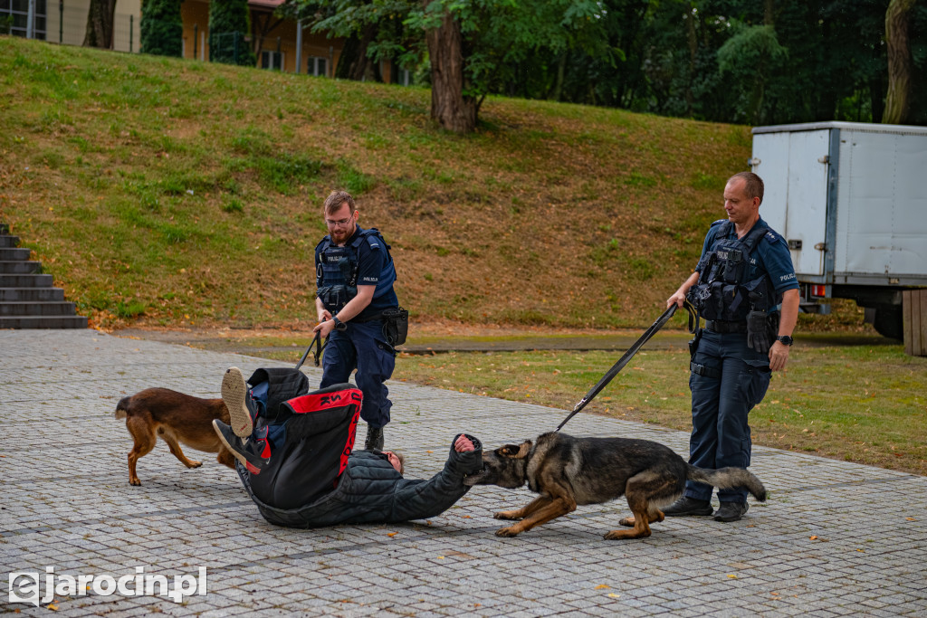 Mundurowi bawili i uczyli dzieci w Żerkowie