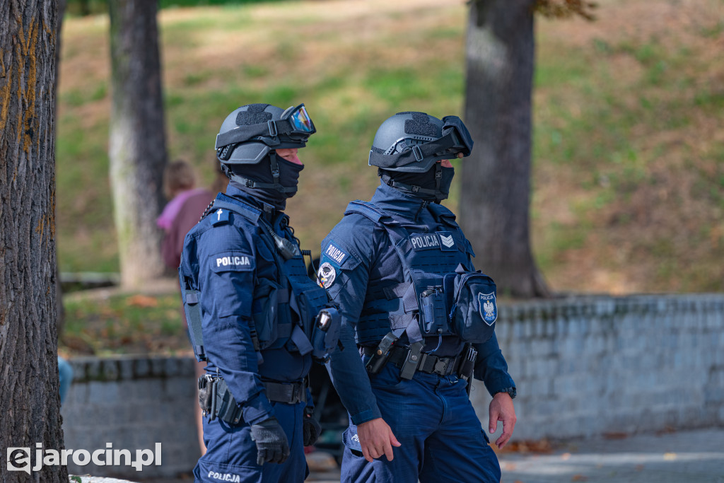 Mundurowi bawili i uczyli dzieci w Żerkowie