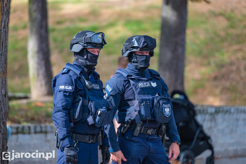 Mundurowi bawili i uczyli dzieci w Żerkowie