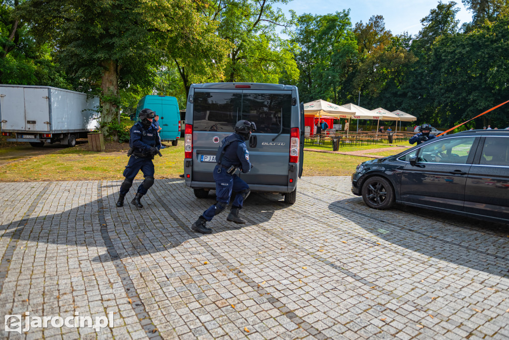 Mundurowi bawili i uczyli dzieci w Żerkowie