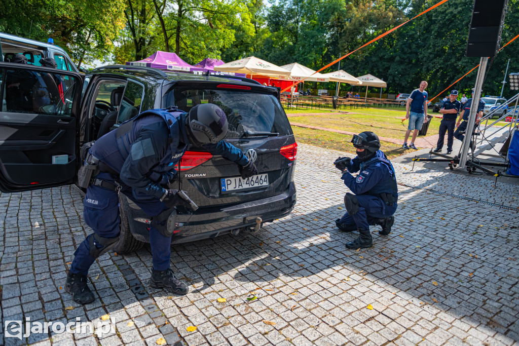 Mundurowi bawili i uczyli dzieci w Żerkowie