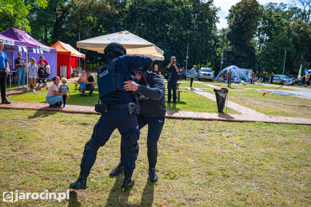 Mundurowi bawili i uczyli dzieci w Żerkowie