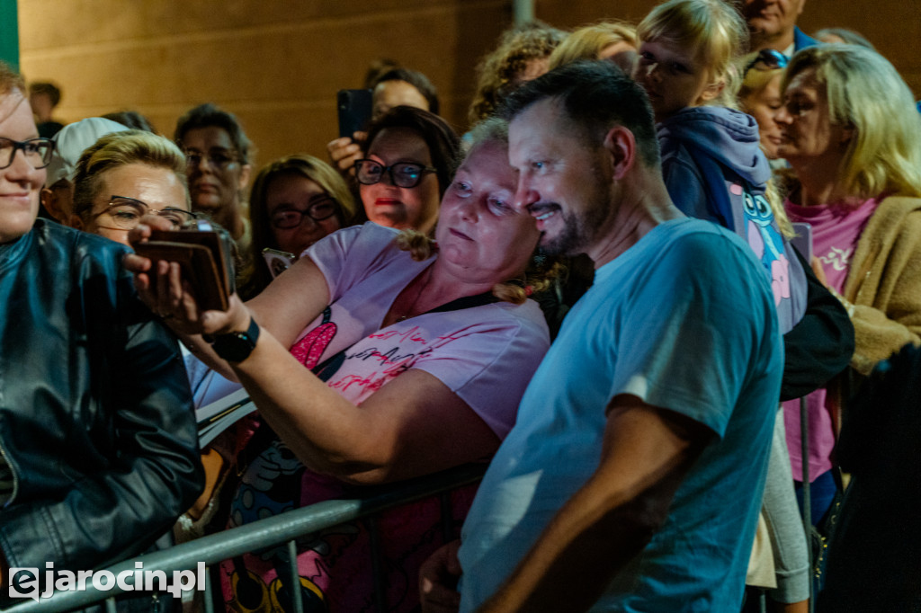 Classic i Marcin Kłosowski rozbawili publiczność na dożynkach w Cielczy