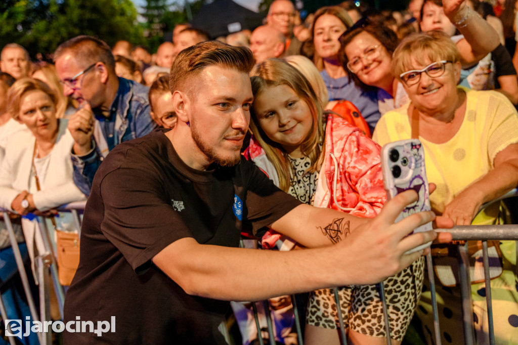 Classic i Marcin Kłosowski rozbawili publiczność na dożynkach w Cielczy