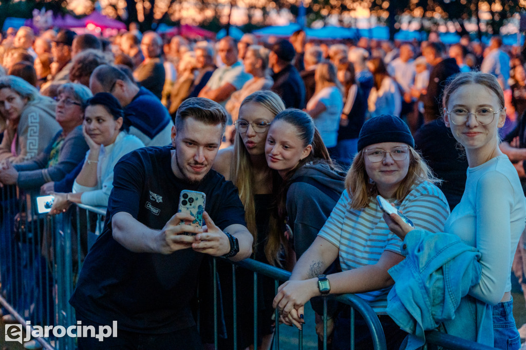 Classic i Marcin Kłosowski rozbawili publiczność na dożynkach w Cielczy