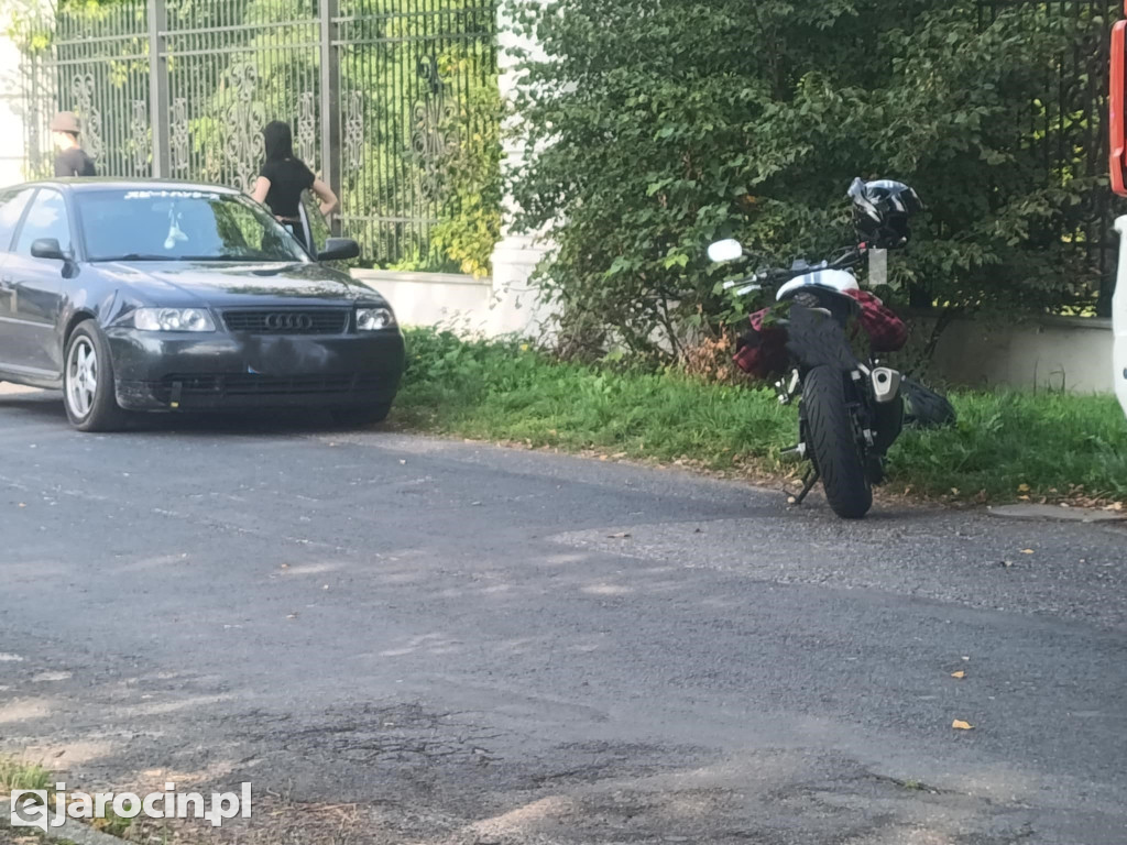 Zderzenie motoroweru z samochodem w Tarcach