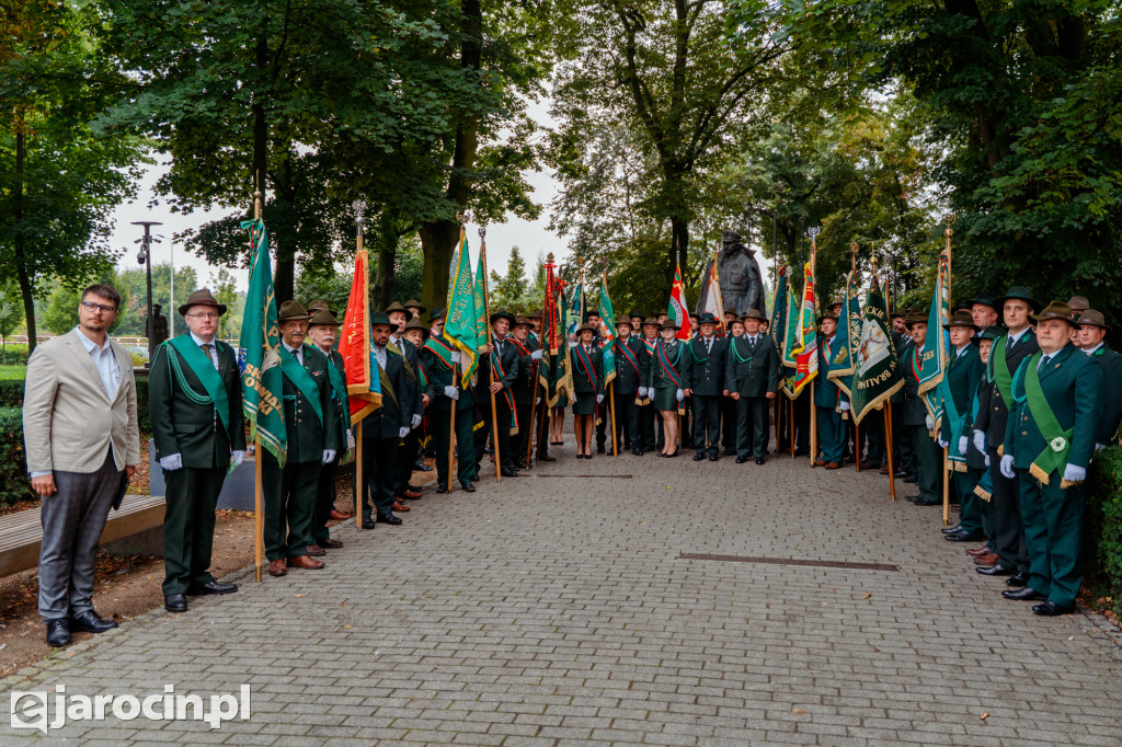Parada św. Huberta ulicami Jarocina