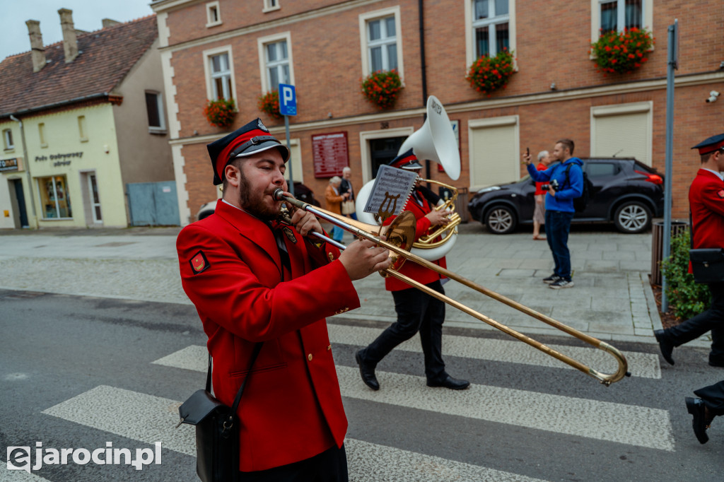 Parada św. Huberta ulicami Jarocina