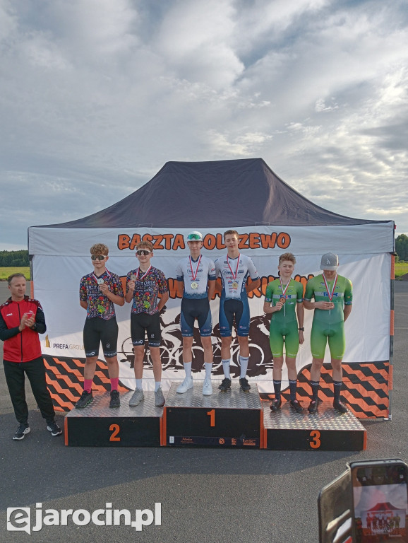 Jarocińscy kolarze z medalami i wysokimi lokatami w Makowicach