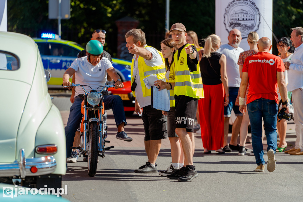Piękna pogoda, piękne auta – wyjątkowe zakończenie sezonu w Jarocinie