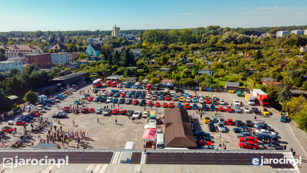 Piękna pogoda, piękne auta – wyjątkowe zakończenie sezonu w Jarocinie