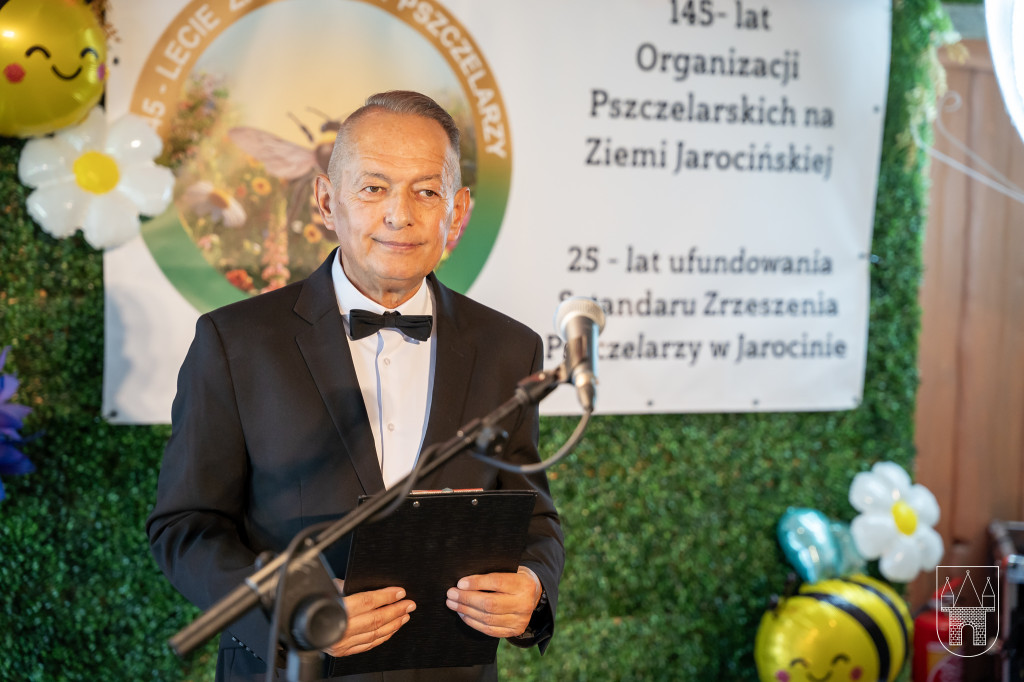 145 lat miodem płynące