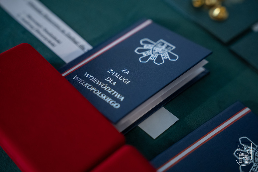 145 lat miodem płynące