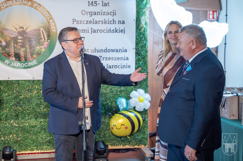 145 lat miodem płynące