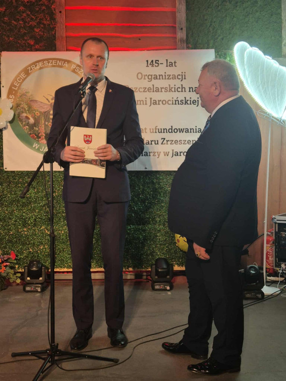 145 lat miodem płynące