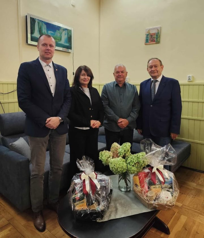 Wzruszające pożegnanie dyrektora Domu Dziecka w Górze