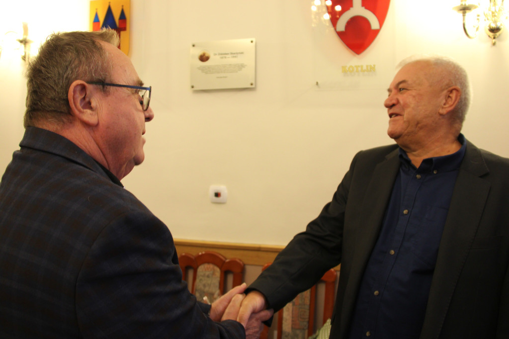 Wzruszające pożegnanie dyrektora Domu Dziecka w Górze