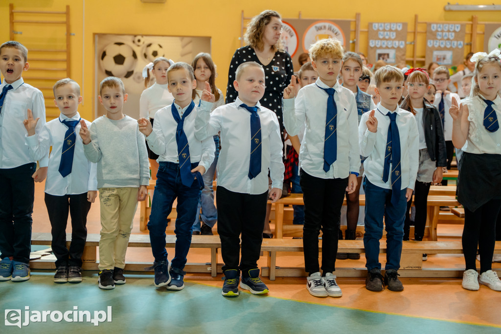 89 pierwszaków pasowanych na uczniów w Zespole Szkół nr 4 w Jarocinie