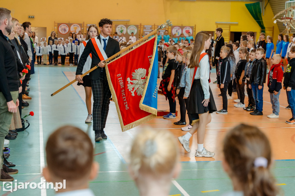 89 pierwszaków pasowanych na uczniów w Zespole Szkół nr 4 w Jarocinie