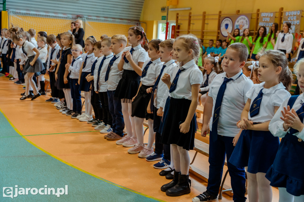 89 pierwszaków pasowanych na uczniów w Zespole Szkół nr 4 w Jarocinie