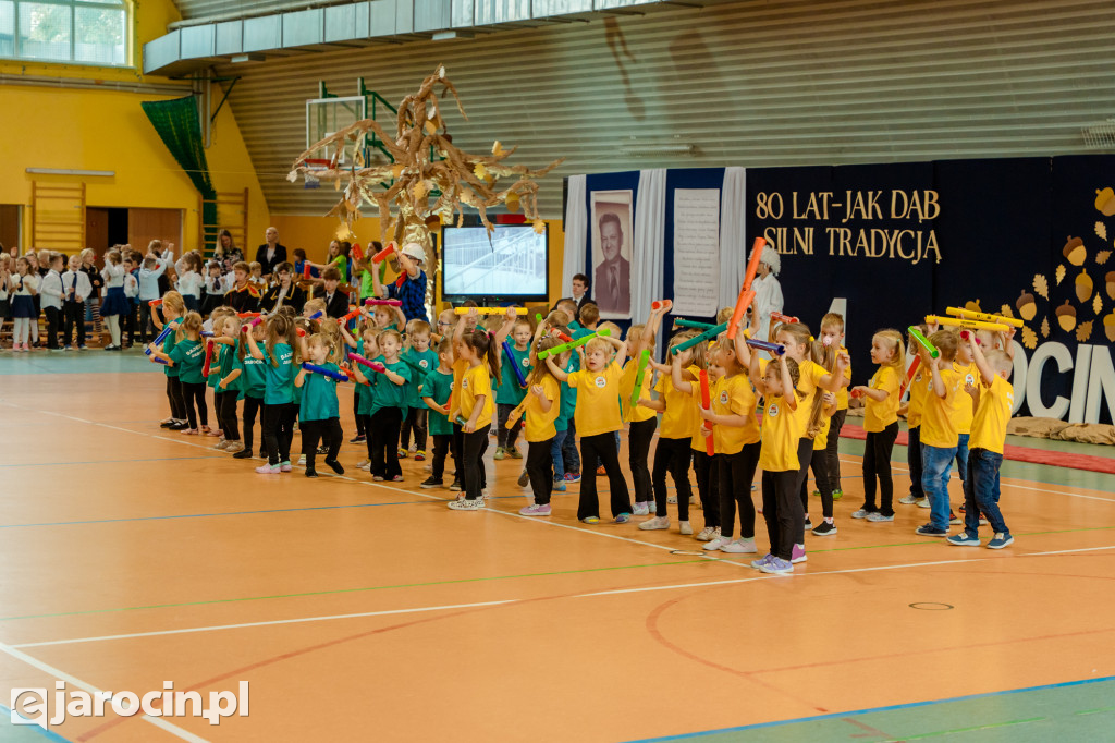 89 pierwszaków pasowanych na uczniów w Zespole Szkół nr 4 w Jarocinie
