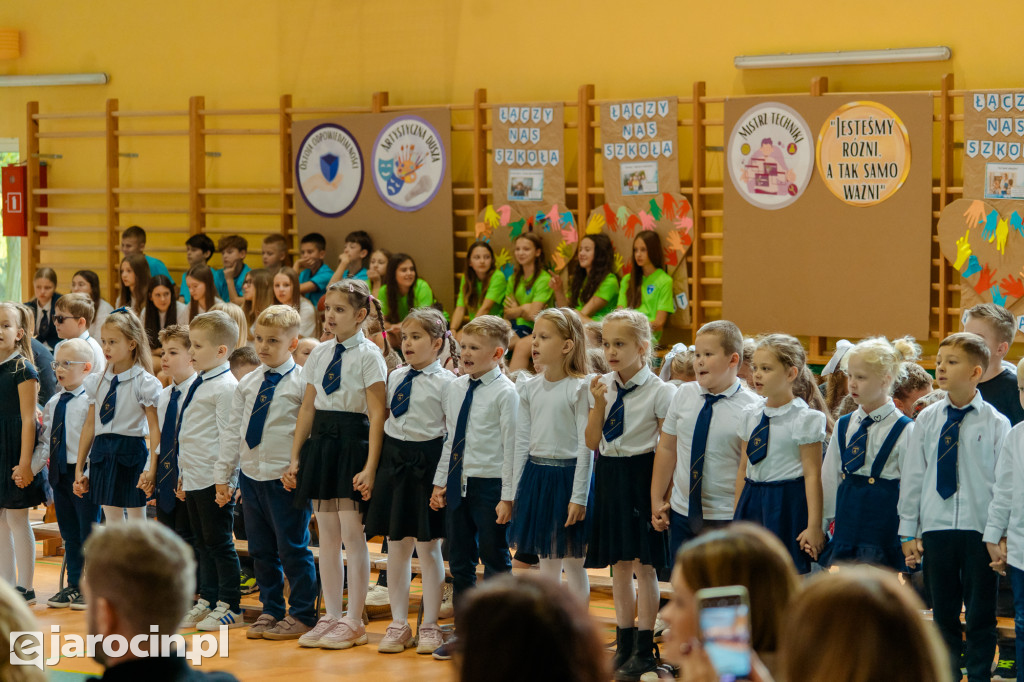 89 pierwszaków pasowanych na uczniów w Zespole Szkół nr 4 w Jarocinie