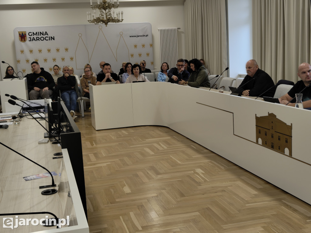 Komisja Budżetu i Finansów Rady Miejskiej w Jarocinie na temat schroniska dla zwierząt w Radlinie