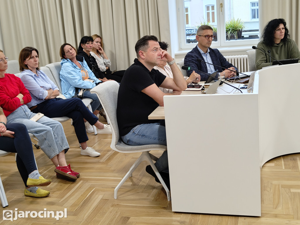 Komisja Budżetu i Finansów Rady Miejskiej w Jarocinie na temat schroniska dla zwierząt w Radlinie