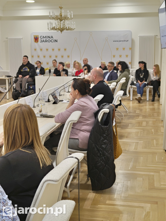 Komisja Budżetu i Finansów Rady Miejskiej w Jarocinie na temat schroniska dla zwierząt w Radlinie