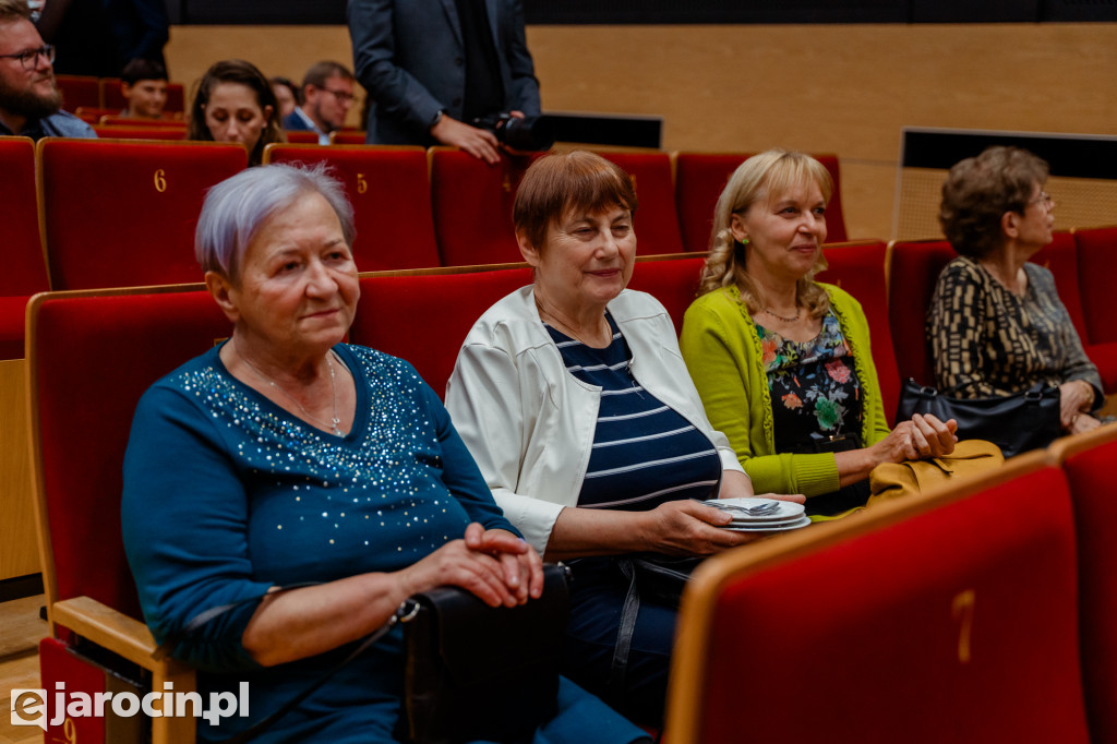 Biblioteka, która łączy pokolenia – świętuje 80 lat istnienia