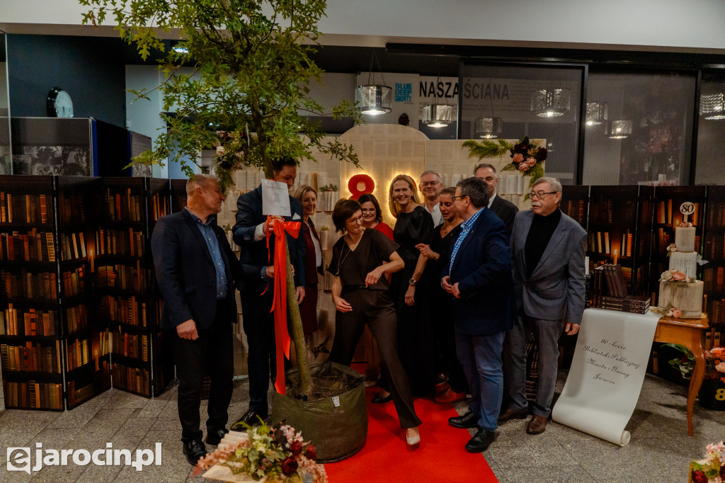 Biblioteka, która łączy pokolenia – świętuje 80 lat istnienia