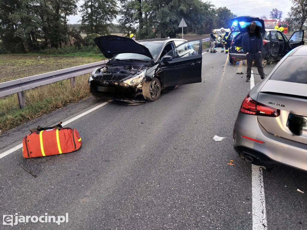 Zderzenie czterech aut na DK11 w Miąskowie