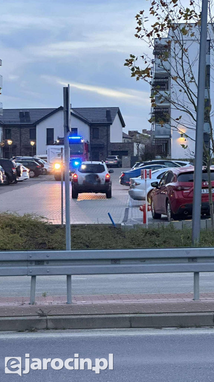 Dziecko zaklinowane w windzie