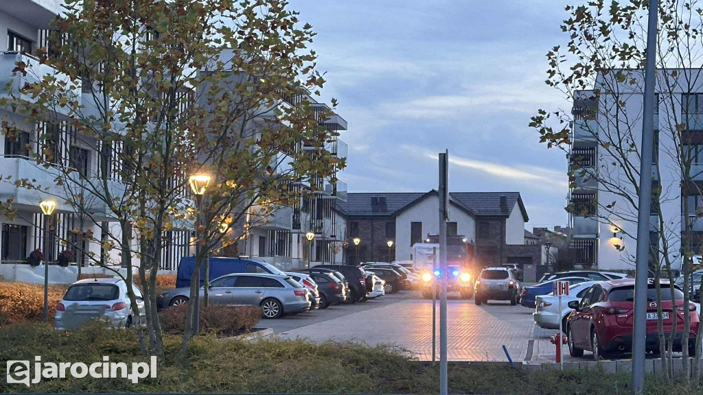 Dziecko zaklinowane w windzie