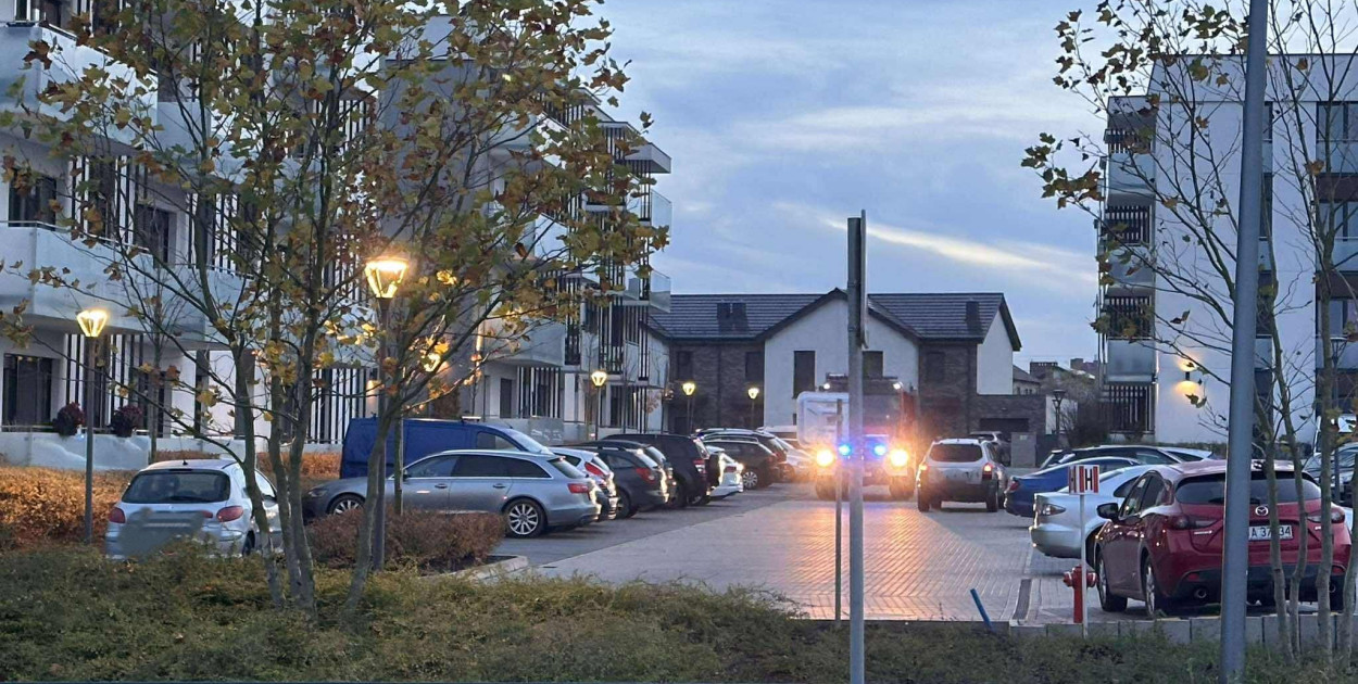 Dziecko zaklinowane w windzie