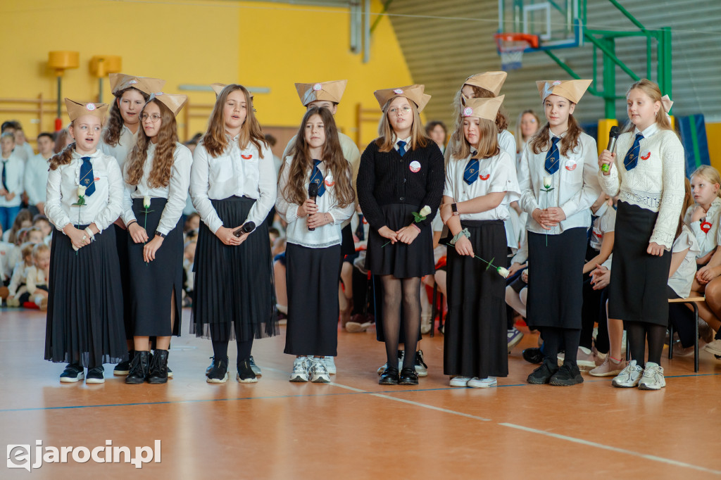 Akademia z okazji Narodowego Święta Niepodległości w ZS nr 4 w Jarocinie