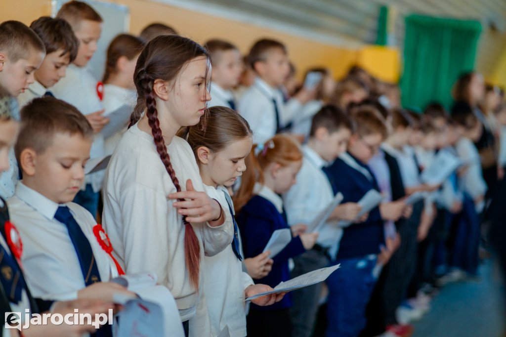 Akademia z okazji Narodowego Święta Niepodległości w ZS nr 4 w Jarocinie
