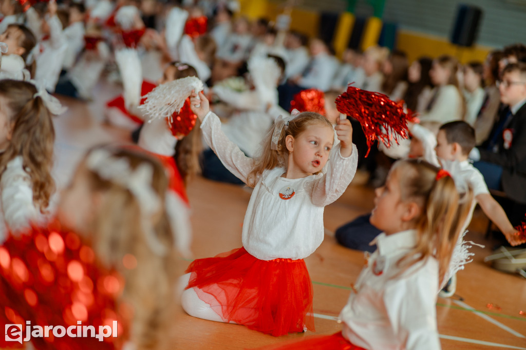 Akademia z okazji Narodowego Święta Niepodległości w ZS nr 4 w Jarocinie