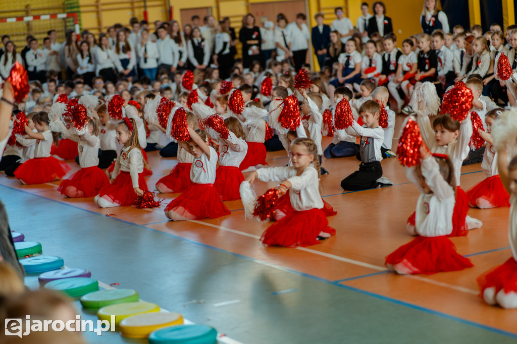 Akademia z okazji Narodowego Święta Niepodległości w ZS nr 4 w Jarocinie