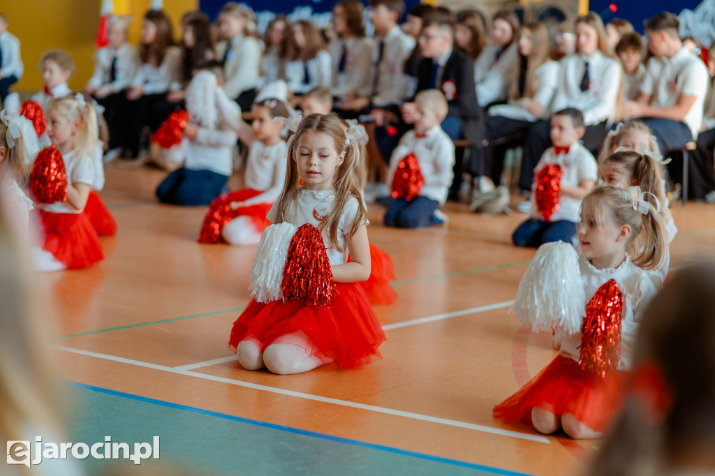 Akademia z okazji Narodowego Święta Niepodległości w ZS nr 4 w Jarocinie