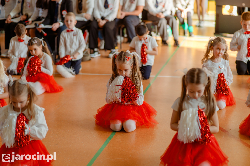 Akademia z okazji Narodowego Święta Niepodległości w ZS nr 4 w Jarocinie