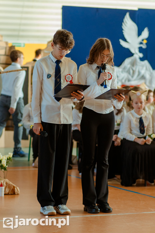 Akademia z okazji Narodowego Święta Niepodległości w ZS nr 4 w Jarocinie