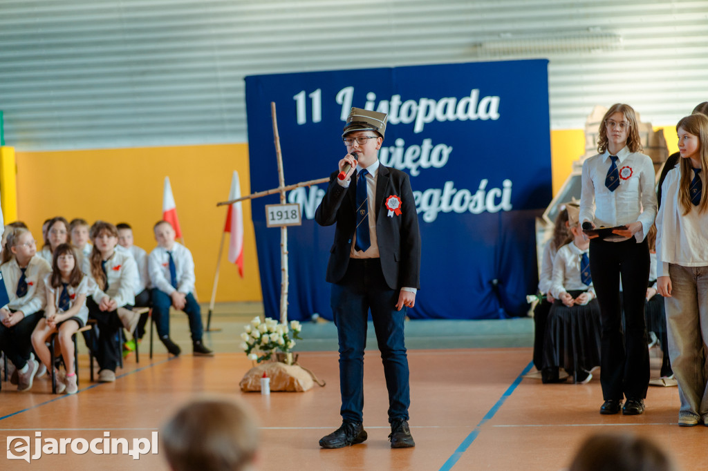 Akademia z okazji Narodowego Święta Niepodległości w ZS nr 4 w Jarocinie