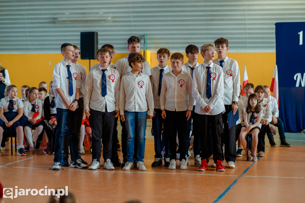 Akademia z okazji Narodowego Święta Niepodległości w ZS nr 4 w Jarocinie