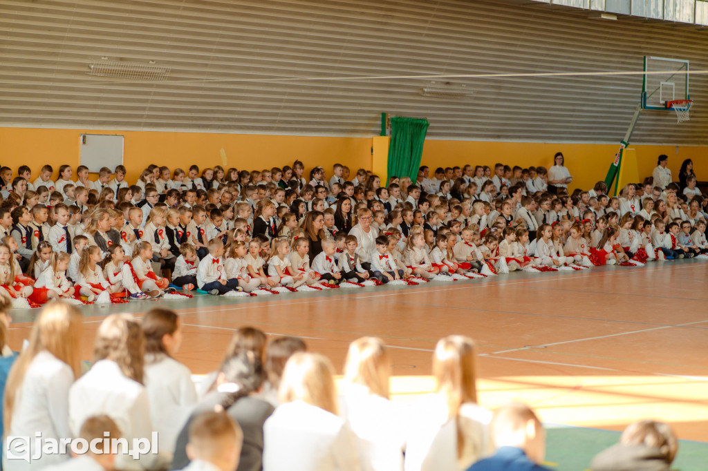 Akademia z okazji Narodowego Święta Niepodległości w ZS nr 4 w Jarocinie