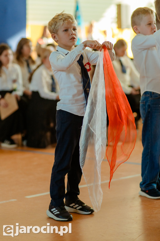 Akademia z okazji Narodowego Święta Niepodległości w ZS nr 4 w Jarocinie