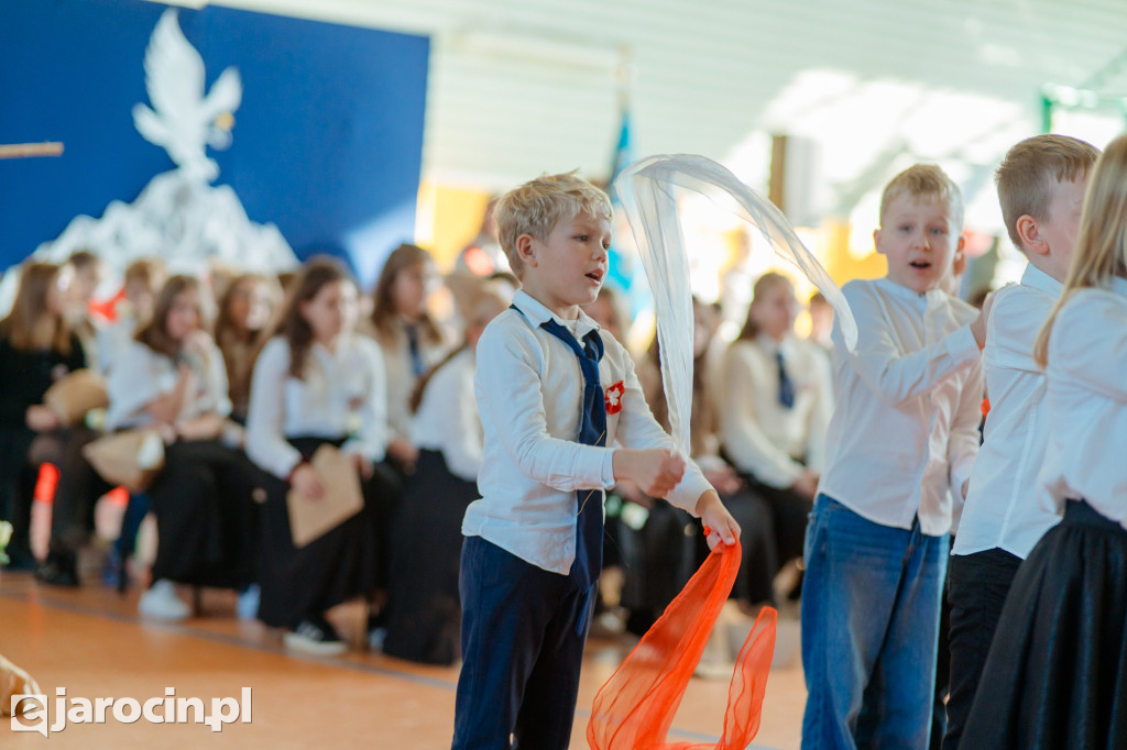 Akademia z okazji Narodowego Święta Niepodległości w ZS nr 4 w Jarocinie
