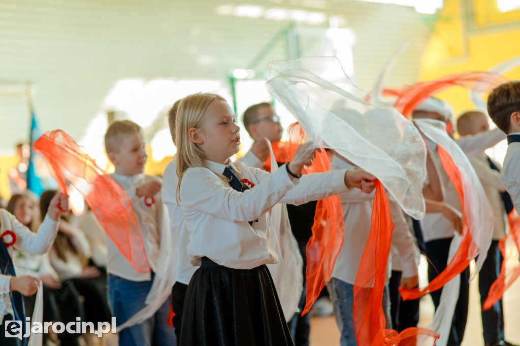 Akademia z okazji Narodowego Święta Niepodległości w ZS nr 4 w Jarocinie
